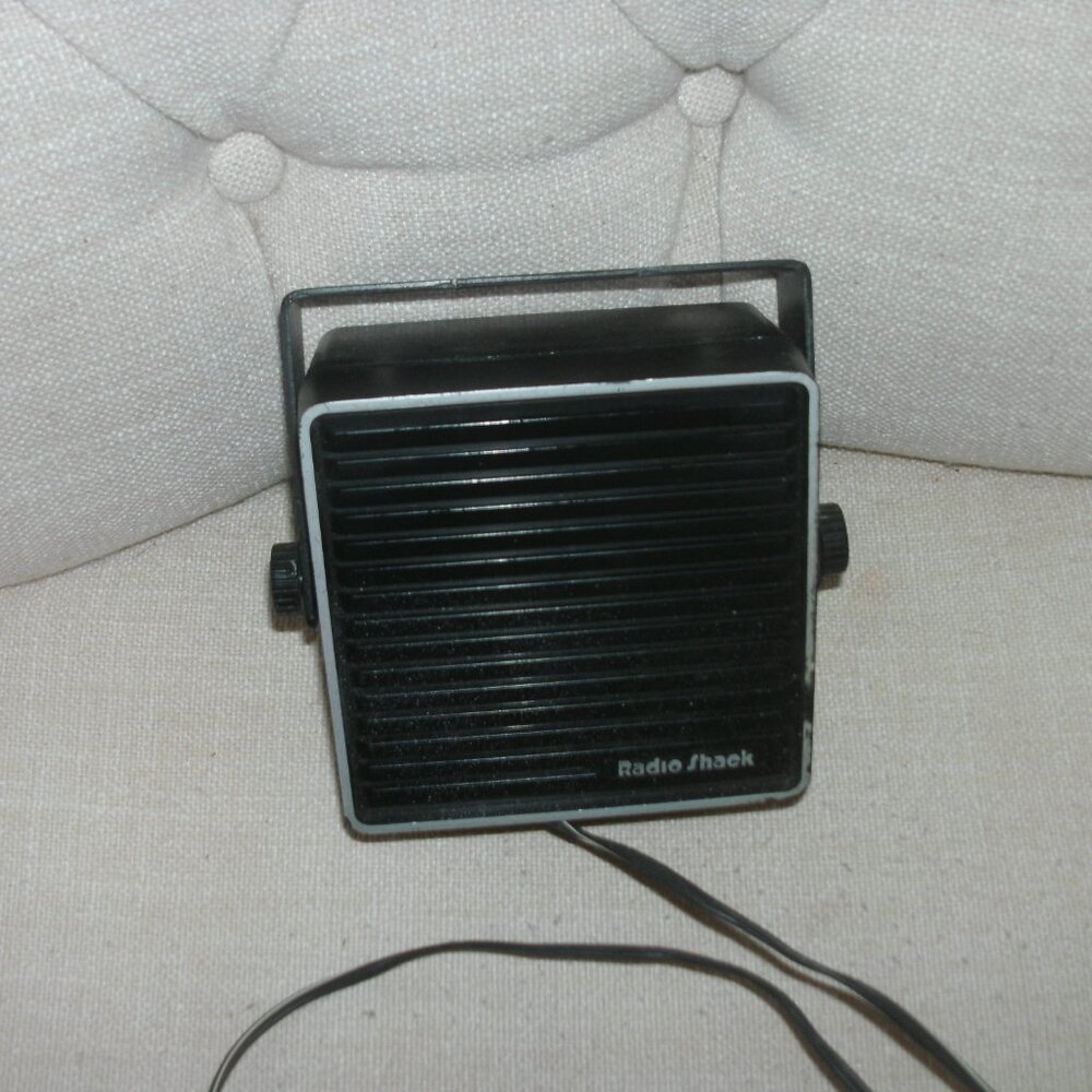 Radio Shack‎ CB Extension Speaker 8 OHMS  5 Watts 21-549B with Mounting Bracket